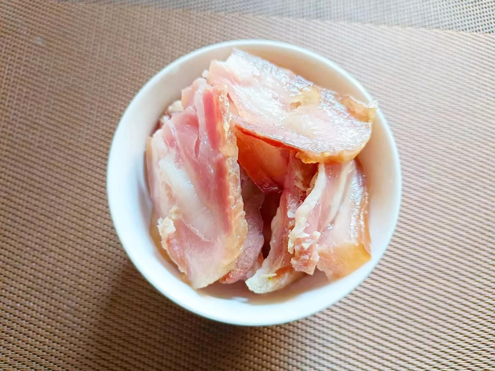 煲仔饭用什么米（记住3个窍门米饭松软锅巴金黄）