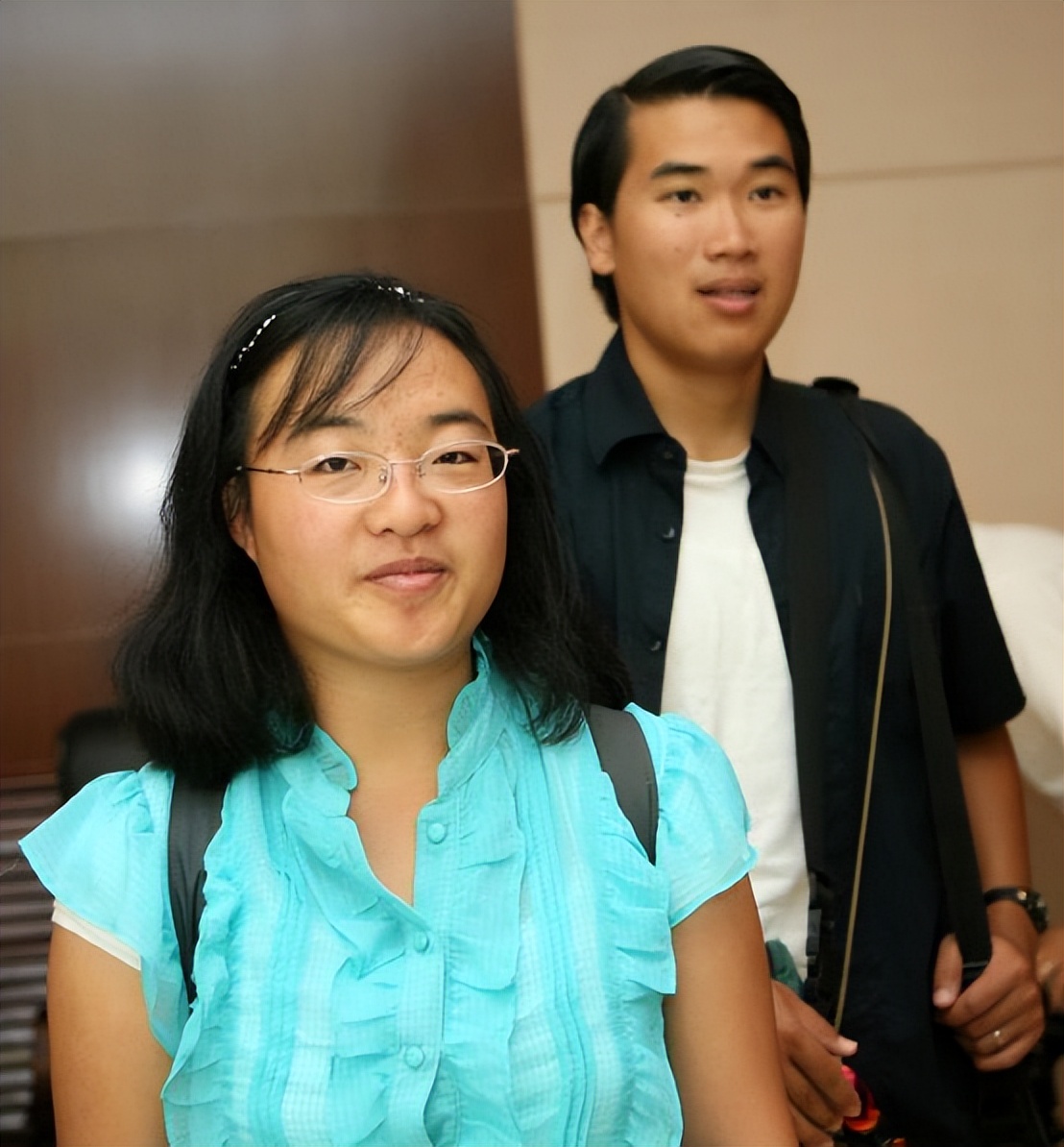 被张艺谋劝退娱圈后，转身嫁美籍华人，“谋女郎”魏敏芝怎样了？