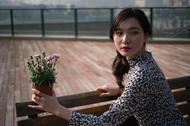 城府深的女人，除了看上去“老实”之外，大都有这三个共性