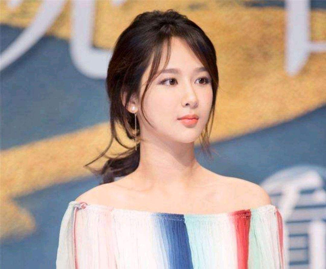 曾经土到掉渣，现今光彩照人的7位女星，个个是逆天改命