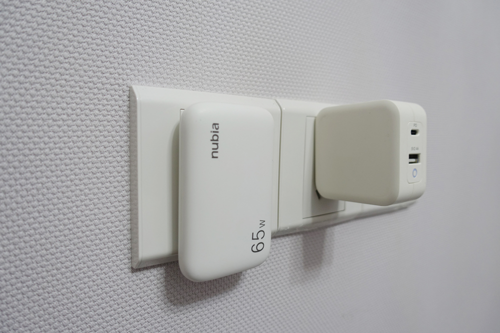 双口超薄氮化镓，轻薄担当！努比亚大白65W超薄氮化镓充电器体验