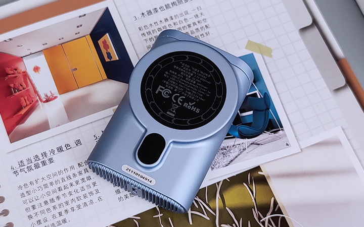 iPhone12的移动加油站:iWALK咔嗒宝磁吸移动电源