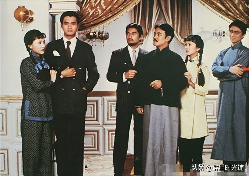 演员吕良伟：离过两次婚，欠债2000万时，三婚娶了一位贵州姑娘