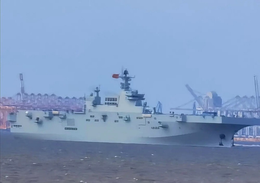 �ڶ���075���ܹ�������������ս����̨ýը����ѹ���Ⱥ�ĸ����