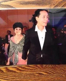 《不要和陌生人说话》：“好医生”安嘉和心里，为何住着魔鬼？