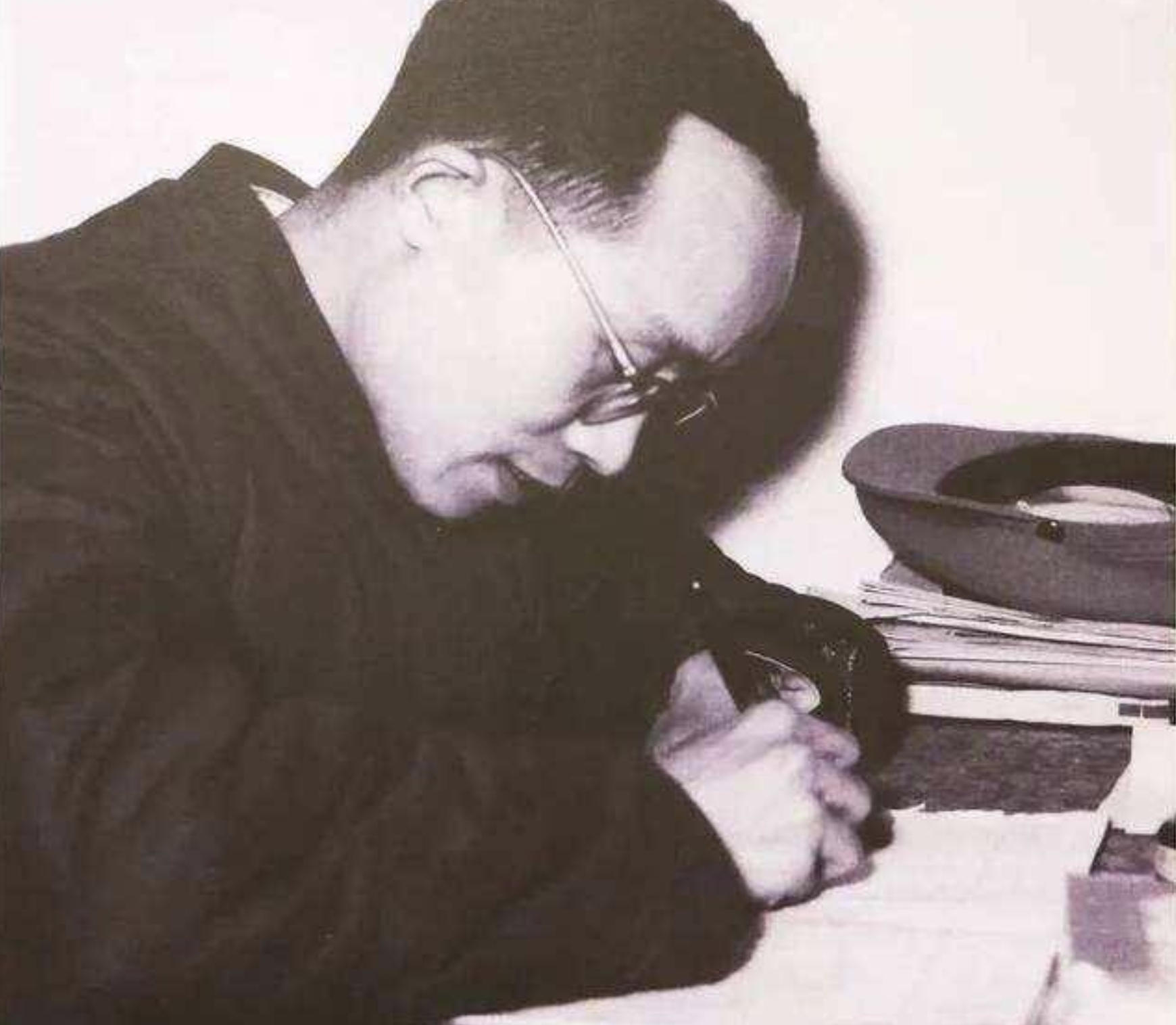 仅仅11天，就有12位名人接连离世，一天失去2位艺术家，最大95岁