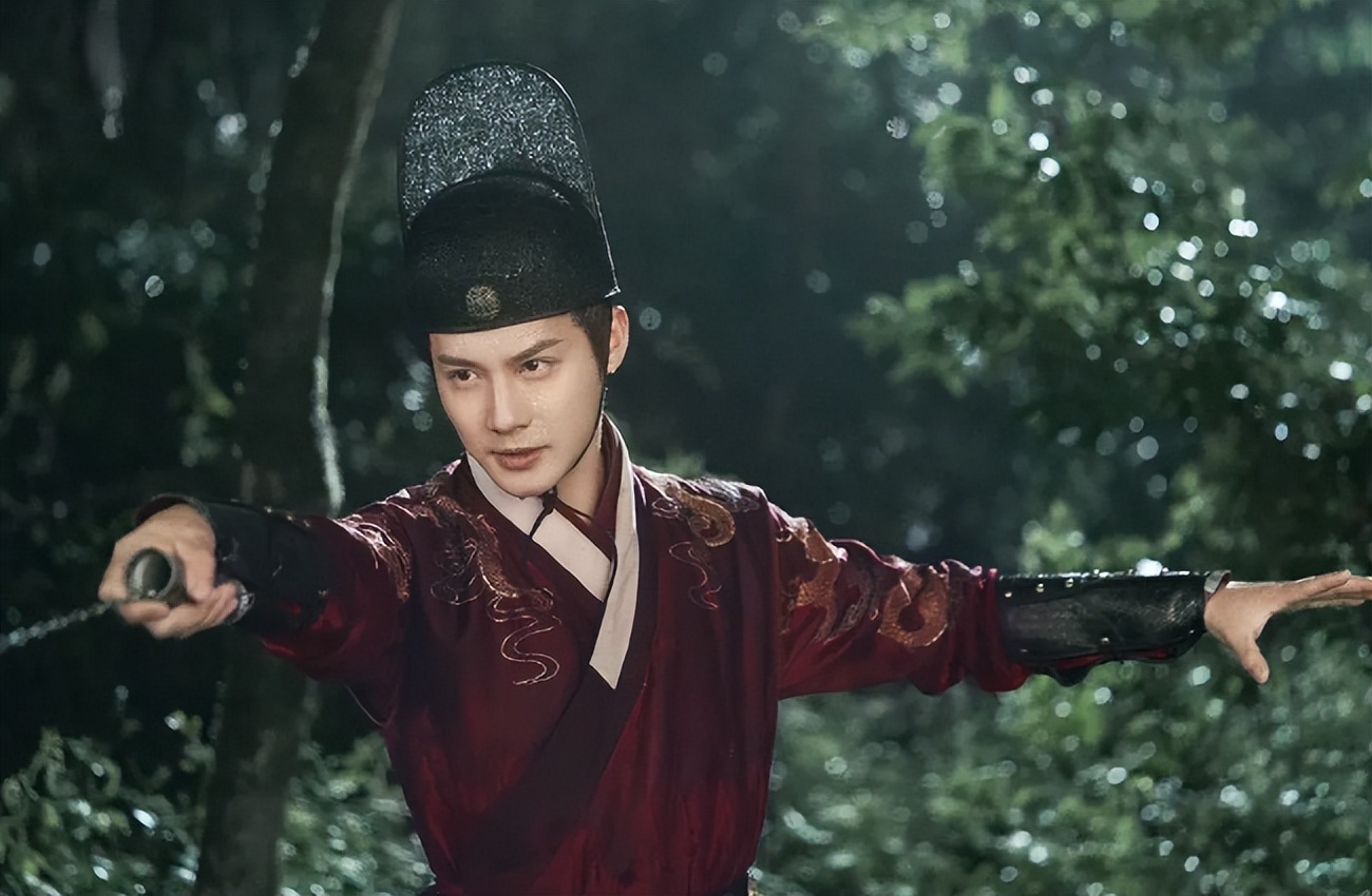 穿飞鱼服我只服这11位男星！穿上后个个化身为万人迷，霸气侧漏