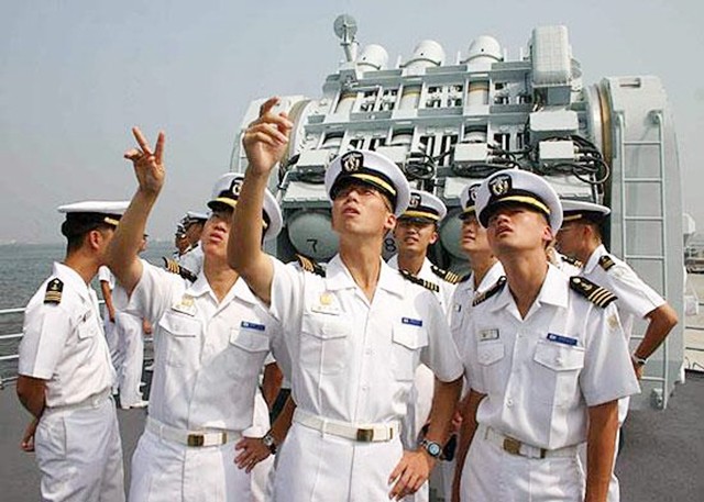 中国第三艘航母即将问世，最关键的不是吨位，而是电磁弹射器