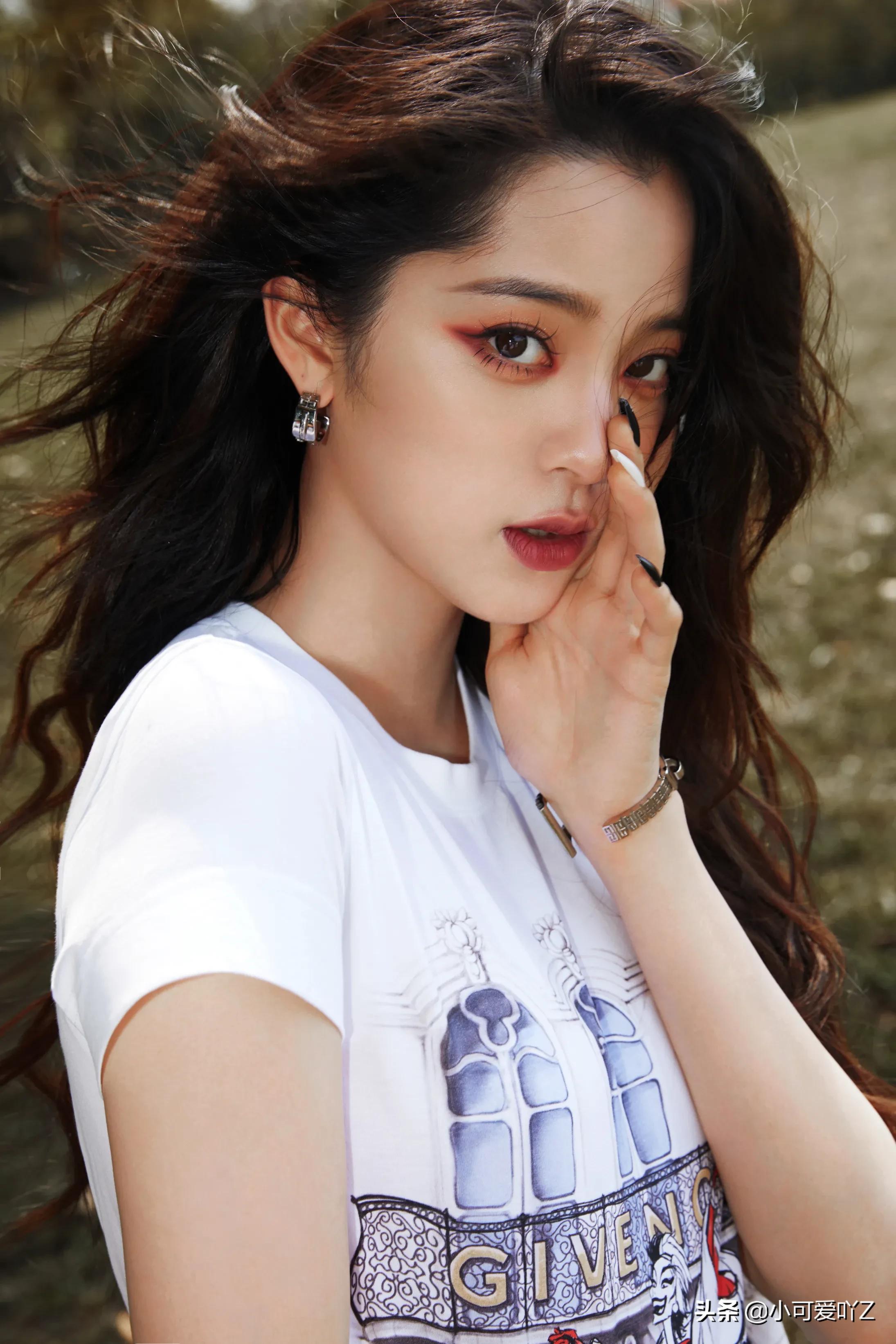 欧阳娜娜，火热的夏天，清凉酷酷的女孩