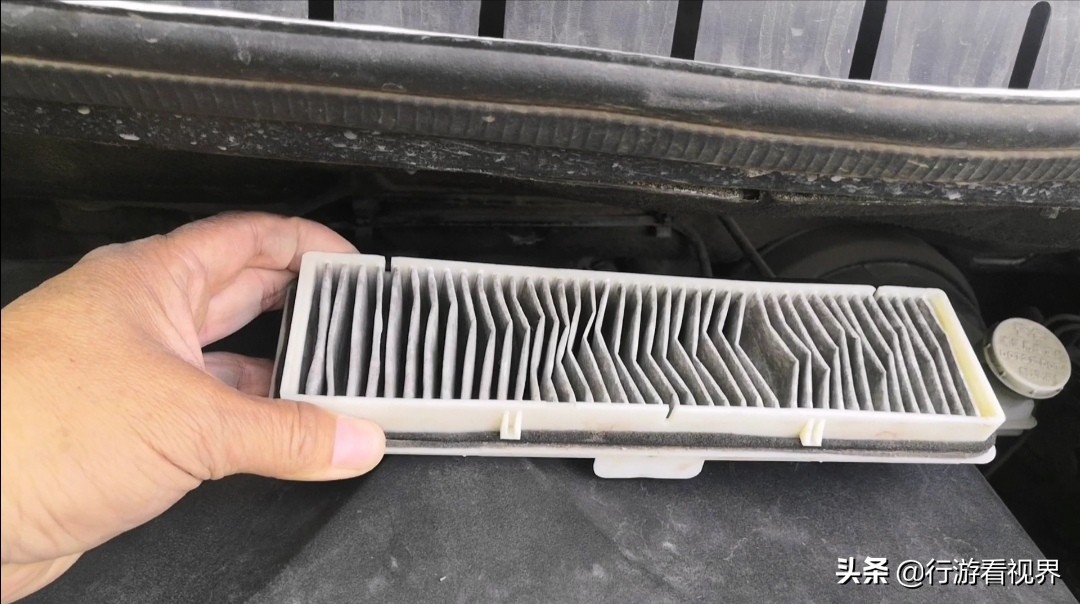 2022年五一之前，58168公里時(shí)候我給愛(ài)車(chē)更換空調(diào)濾芯，全程DIY