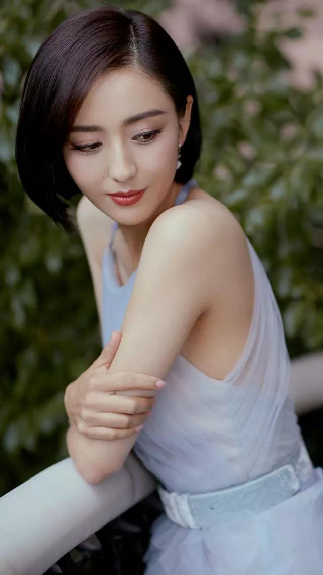 佟丽娅：甜美恬静，温婉优雅，美丽大方