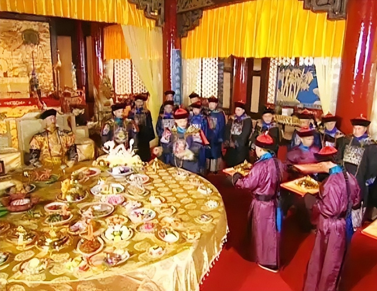 古代皇帝的一天:乾隆4点起床,开始"枯燥"的1天