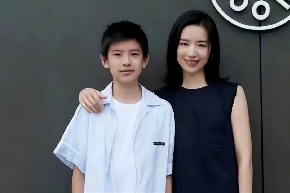 潘粤明卡在零点的倔强，守望儿子成长，与时间和解，与往事再见