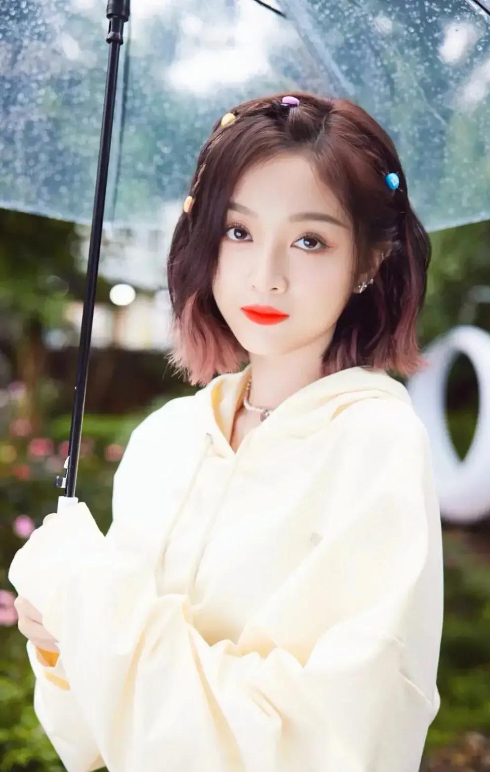 吴宣仪短发更多了少女的俏皮和可爱