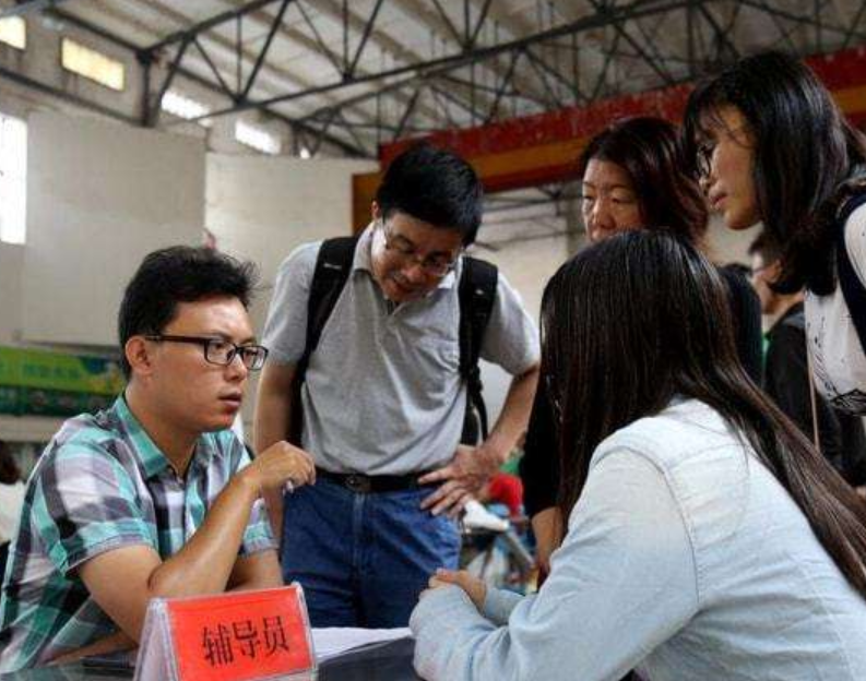 大学里的“潜规则”，辅导员不会细说，学生别被蒙在鼓里吃大亏