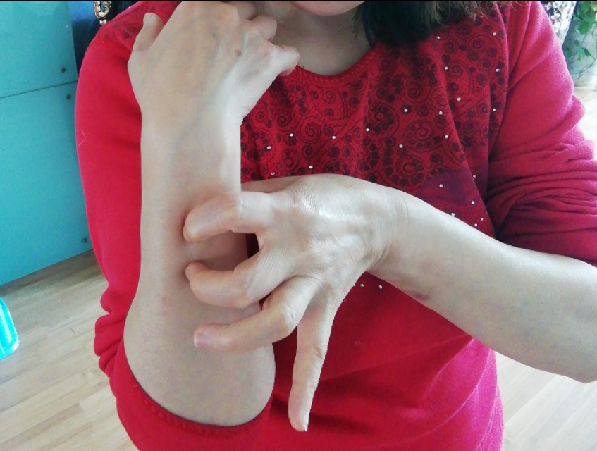 手指僵硬，中老年人学二胡最大的苦恼，有个方法可让你手指变灵活