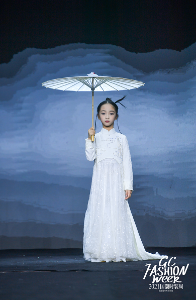 直击2021国潮时装周 品牌大秀闪耀开启
