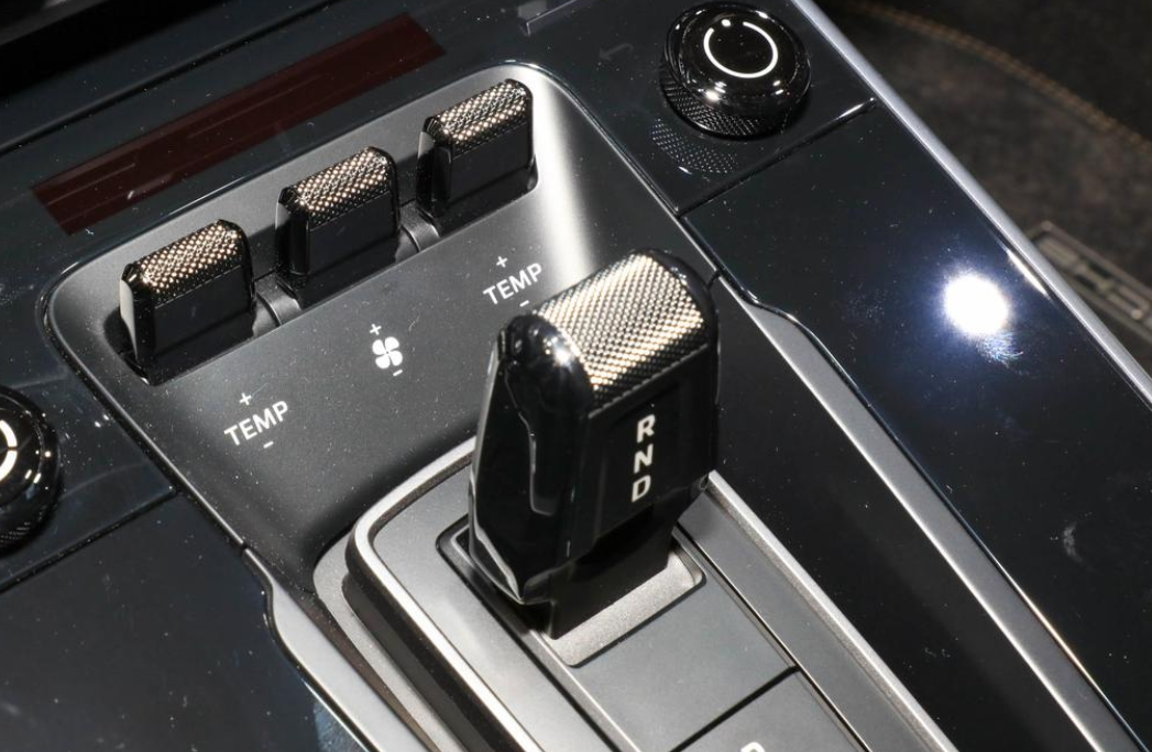 被奉为保时捷里程碑之作，性能操控标杆，实拍解析保时捷911