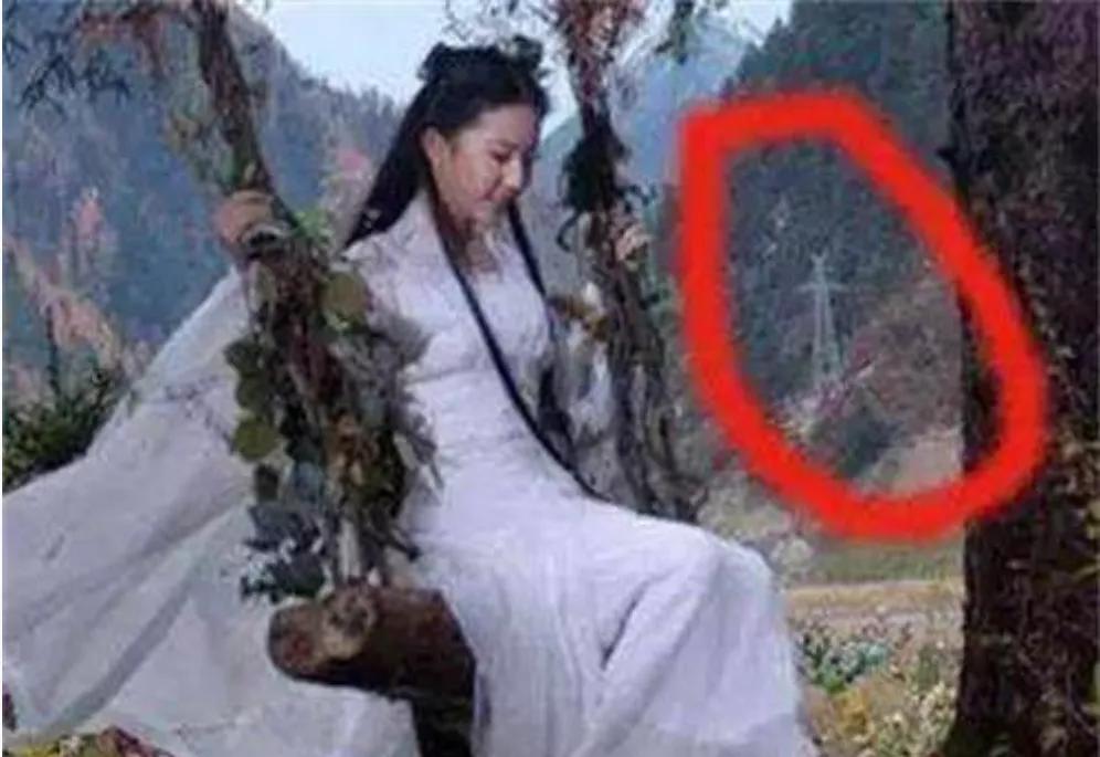 笑到胃痛的穿帮镜头，黄圣依与桌布撞衫，火凤凰们一肚子赘肉？