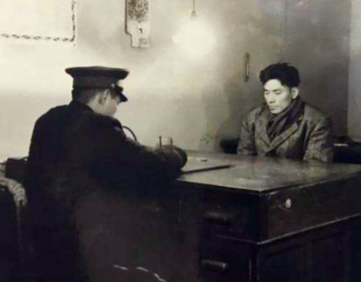 1954年，男子与冒牌妻子同床52天，警察找上门：找到了你妻子尸体