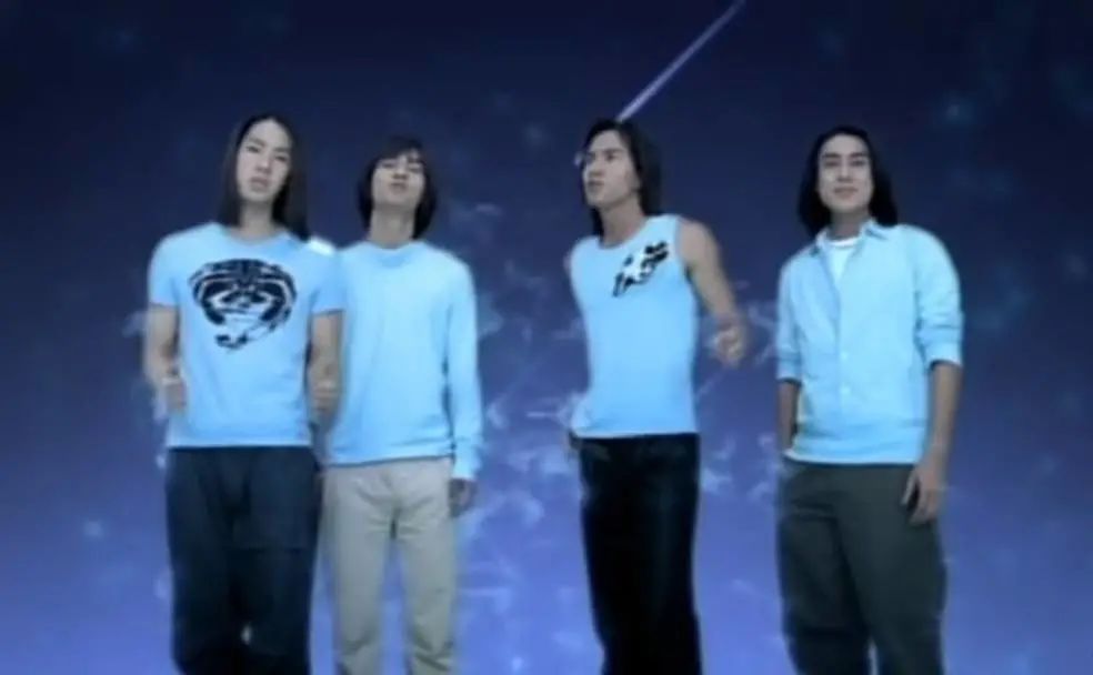 疫下世相丨理发店多日不开张，网友直呼全港变“洗剪吹”