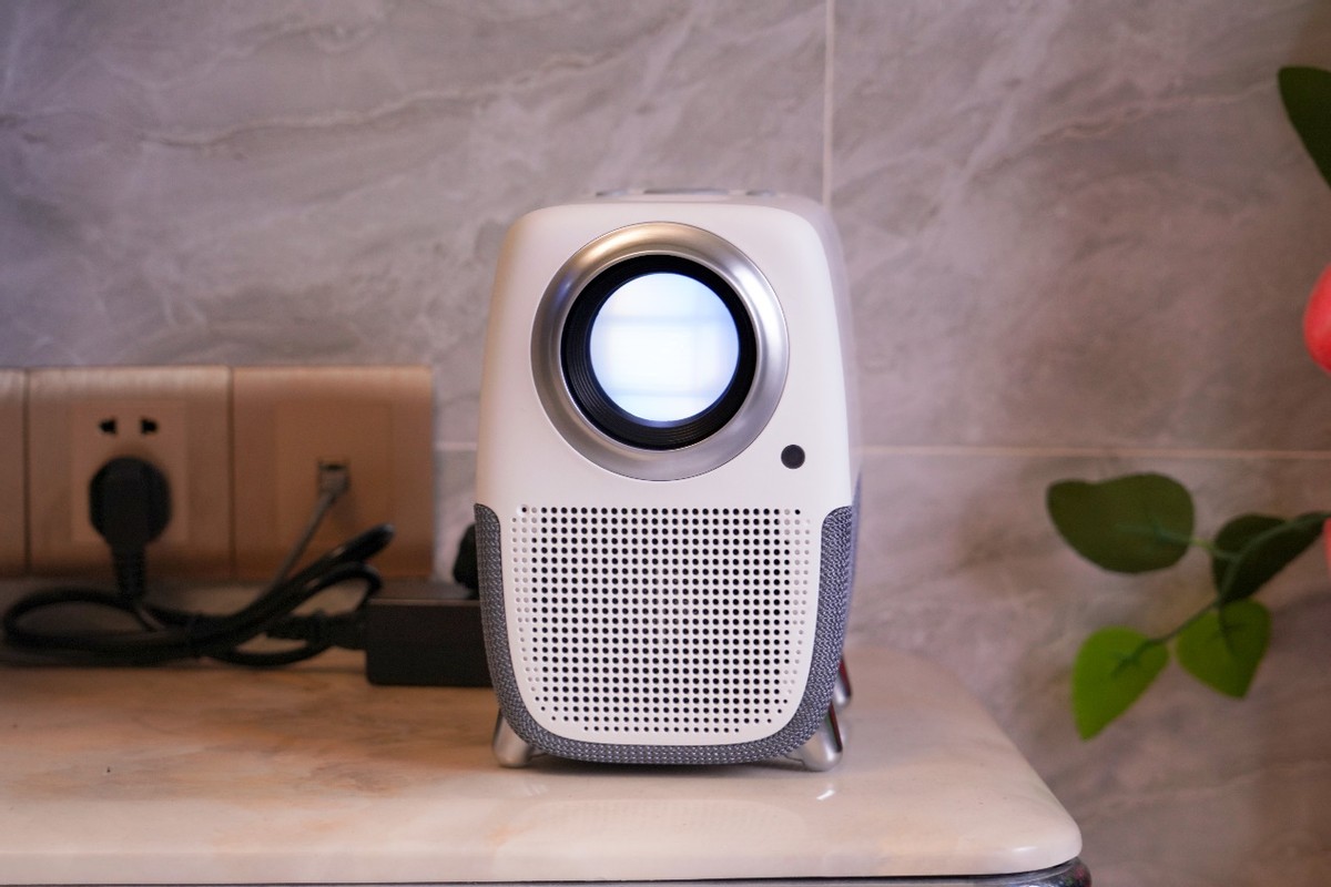 春节多亏有它：泰捷WEBOX T1系列投影仪上手实测