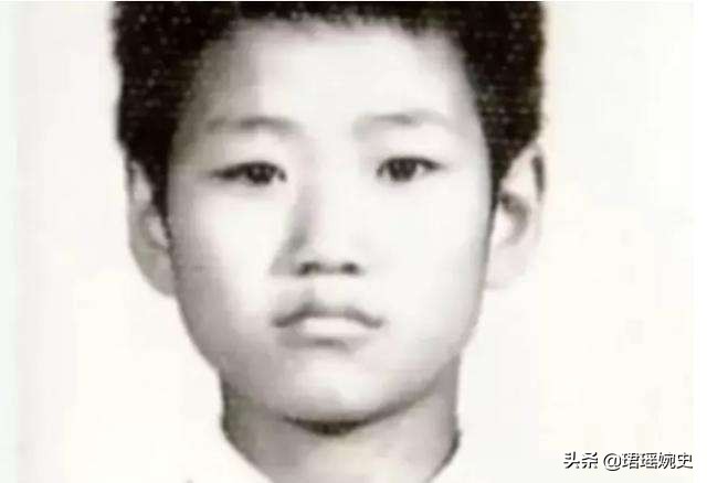 2005年，歌手丛飞因胃癌住院，资助的学生站在床头要钱