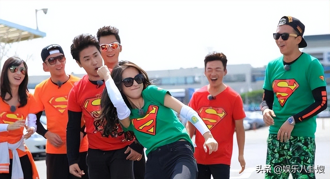 蔡徐坤白鹿步鹿晗迪丽热巴后尘，因《奔跑吧》被磕成大白菜cp？