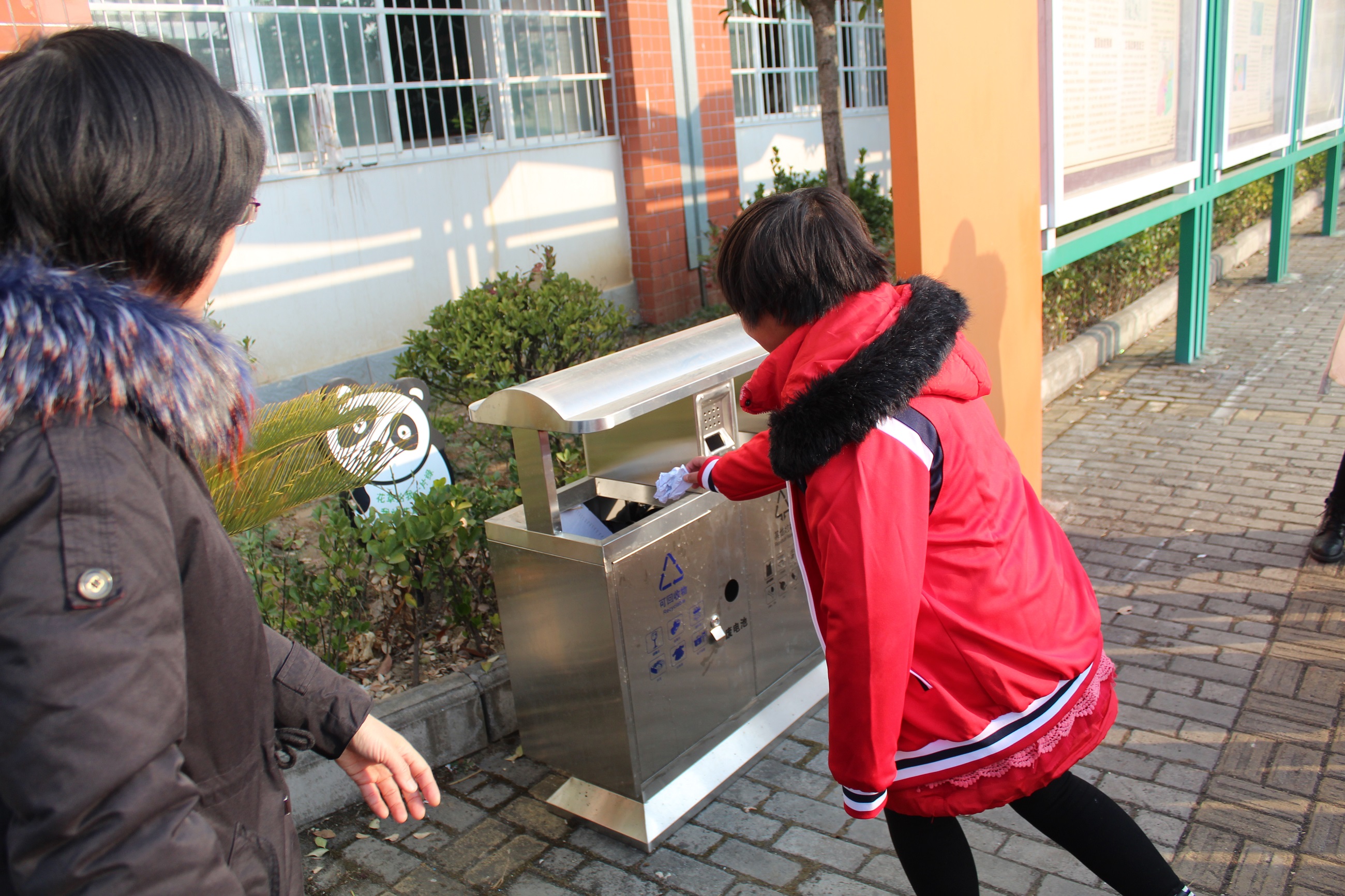 强化养成教育，提高生活技能