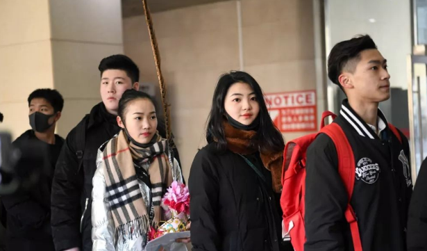 中传艺考成绩“第一”火了，颜值高且学习好，宛如小说男主角