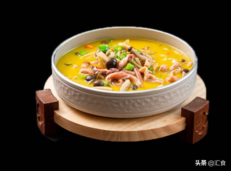 酸汤鲜菌肚条羊肚菌炖鸡荷兰豆黑腐竹