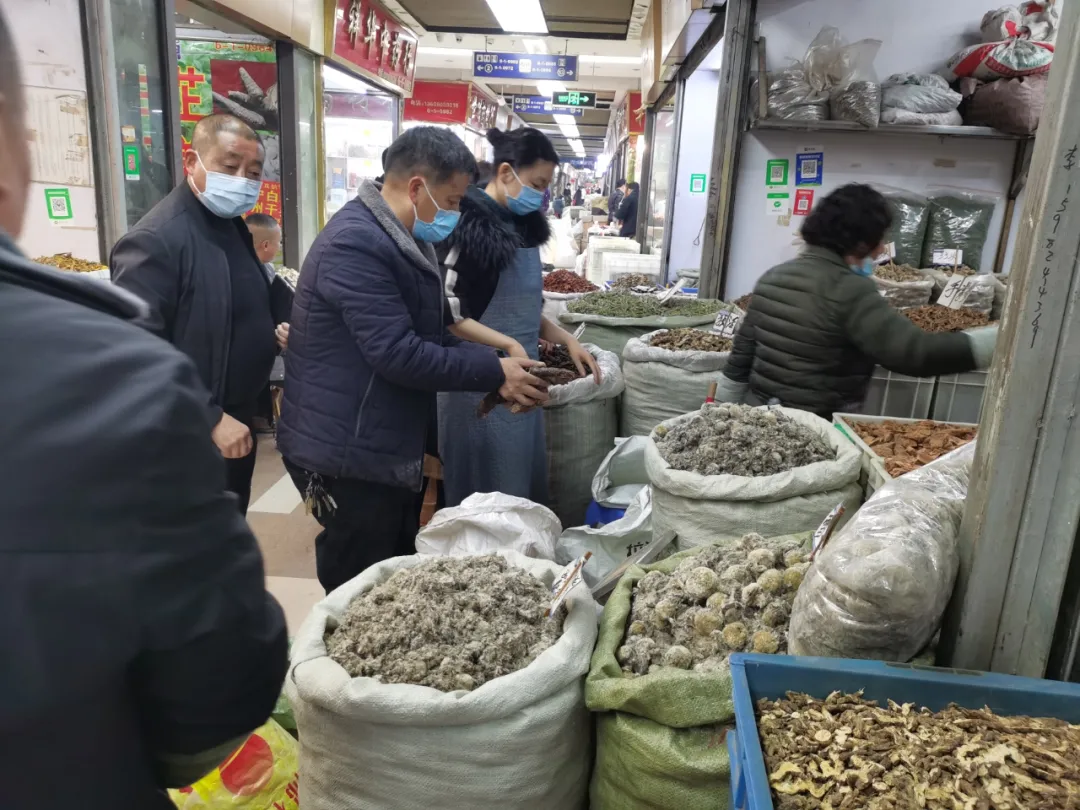 成都国际商贸城6区荷花池中药材专业市场开市首日:2022开市大吉
