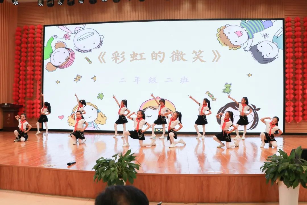 双流区彭镇小学开展第十四届校园艺术节海选暨文艺展演活动