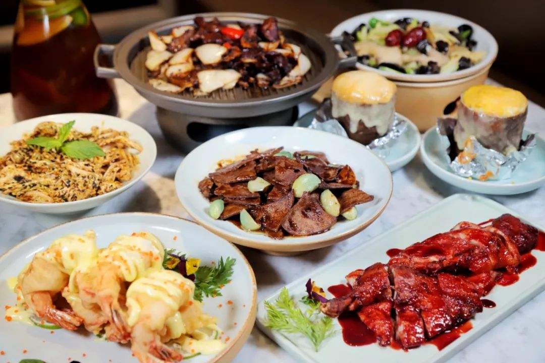 北京美食图鉴：盘点北京的各种美味佳肴，从主菜到小吃应有尽有