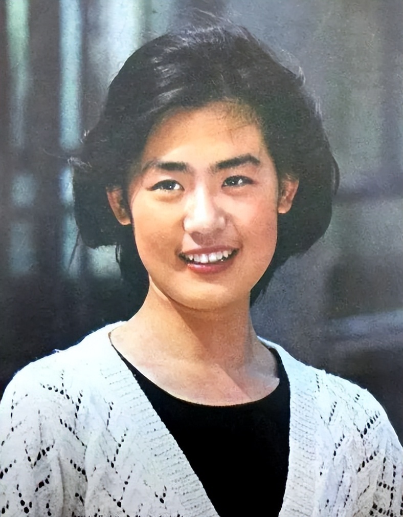 丛珊:一嫁演员石凉,二嫁给导演萧峰,带儿子再婚后收获幸福