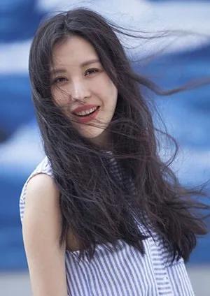 田朴珺，10张精美的照片