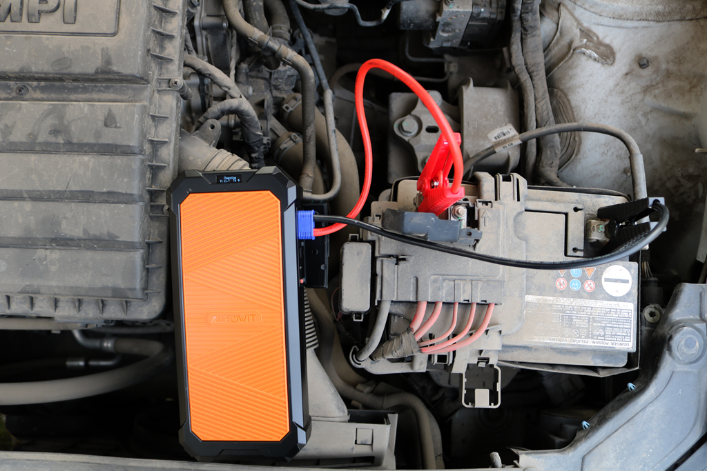 北方冬天必备 汽车电瓶强心剂—autowit超级电容汽车应急启动电源