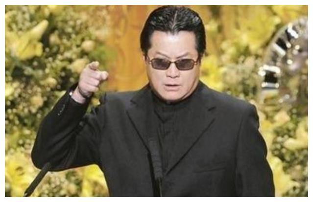 怒斥郑少秋，叫嚣向华强，一代枭雄邓光荣到底有多硬的实力？