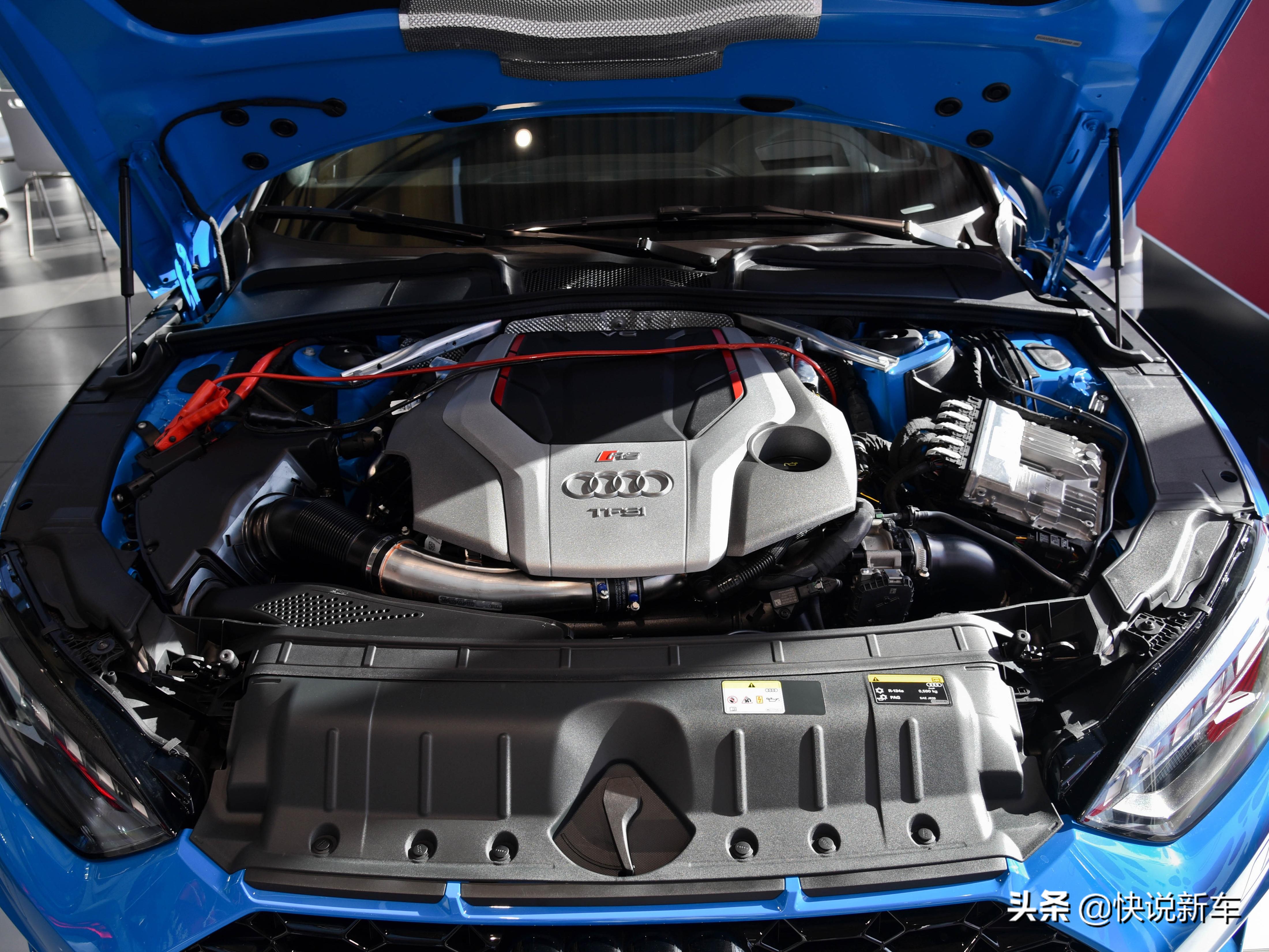 运动健将，2.9T V6双涡轮，矩阵大灯，实拍奥迪RS 5