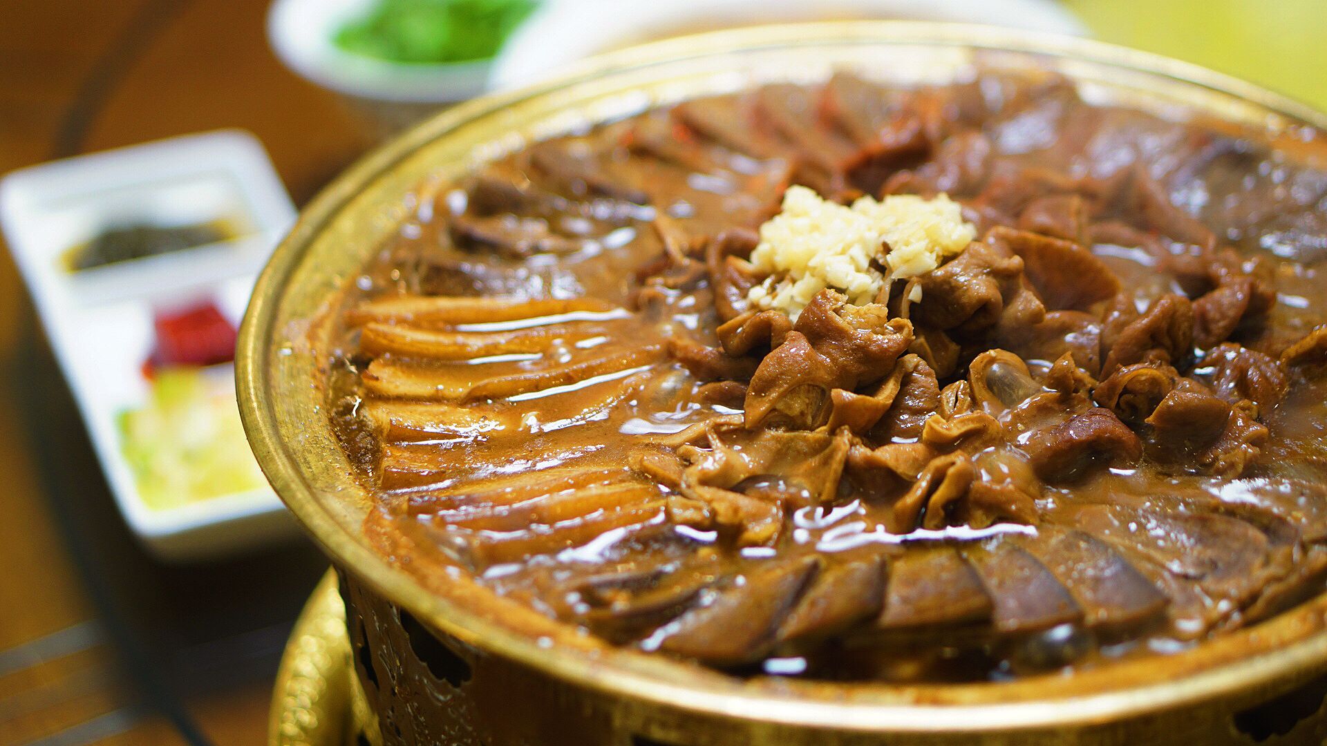 到了晚清,北京菜已经形成了自己的风格和特色.