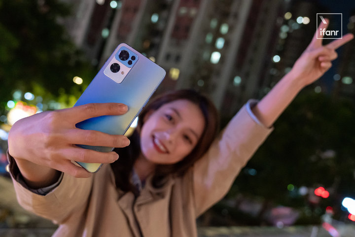 OPPO Reno7 Pro 评测：超感光猫眼镜头会发光