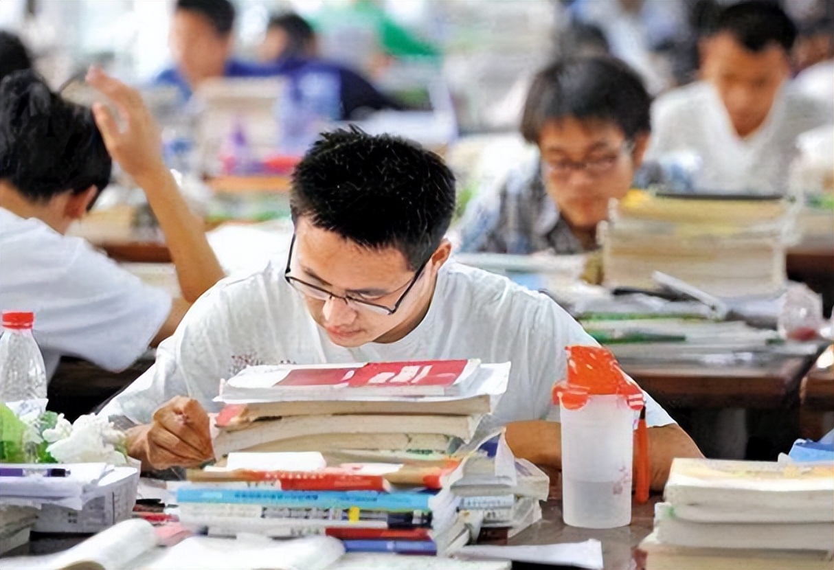 研究生才有的“隐藏福利”，本科生羡慕不已，难怪考研热度这么高