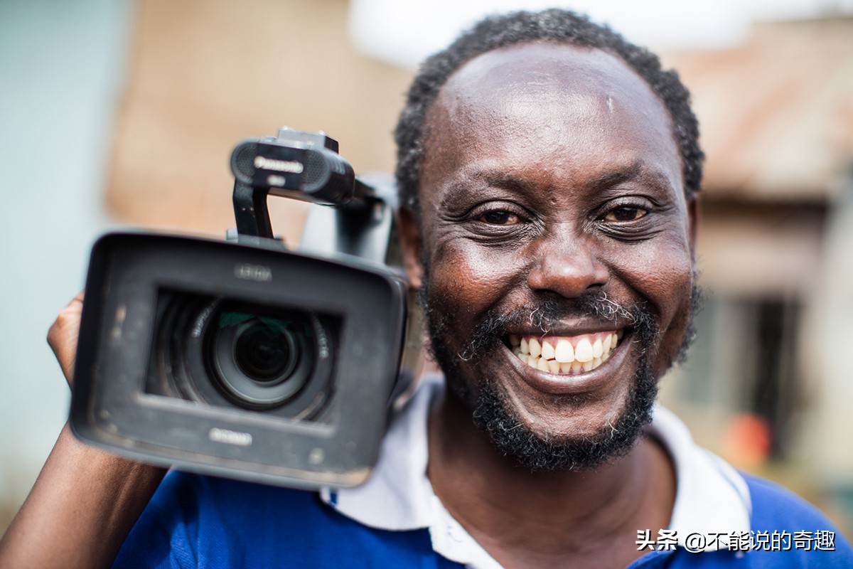 非洲电影有多野？这帮贫民窟的“演员”低成本创作特效动作电影