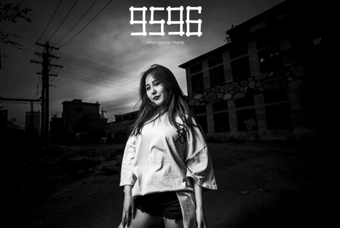 知名蒙古族女歌手，因车祸不幸离世，年仅31岁