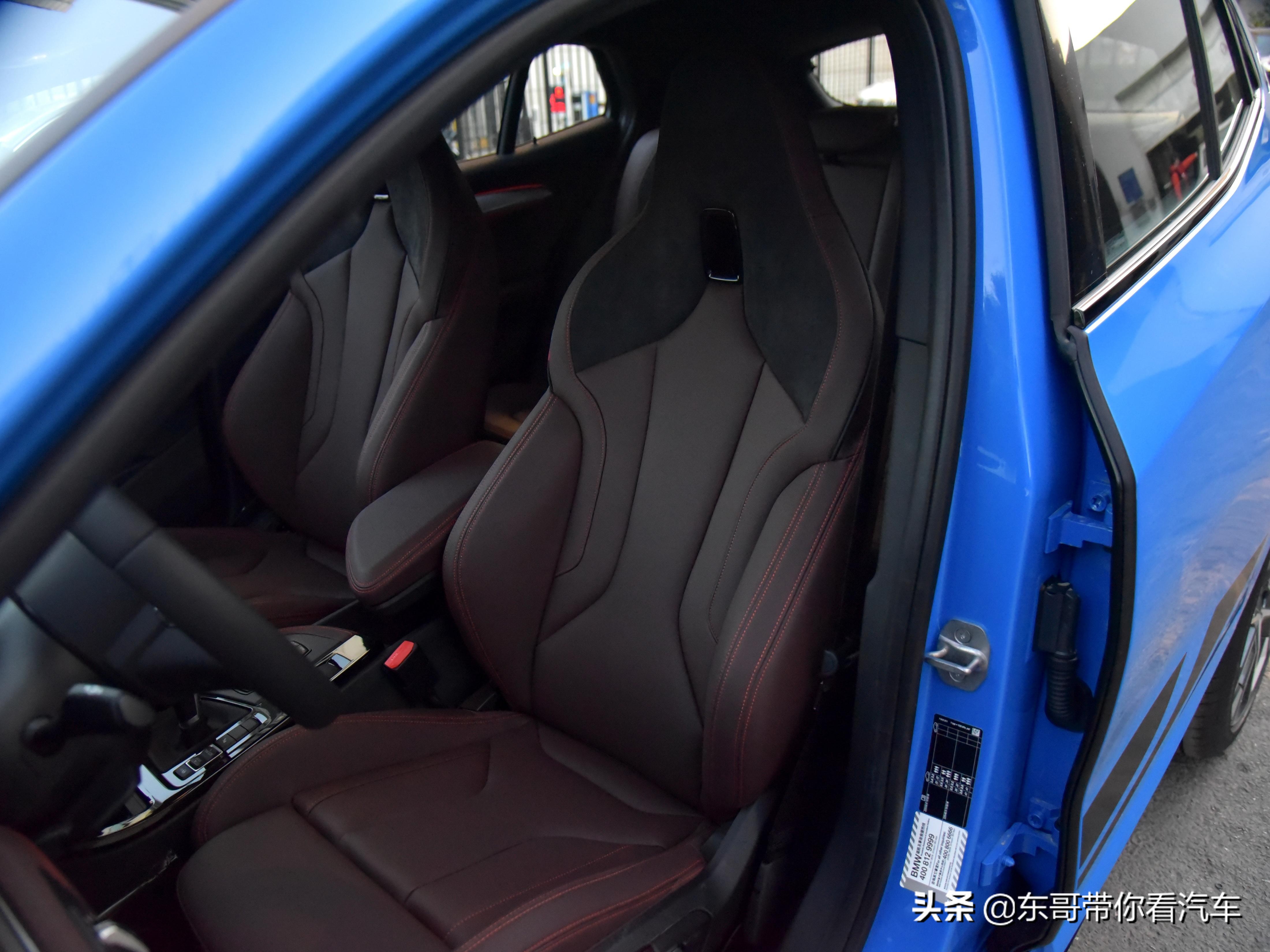 紧凑型精致小车,内饰精致,空间小,实拍宝马x2