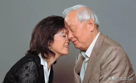 创业比任正非晚，56岁创业70岁迎娶秘书，今公司市值超阿里、腾讯