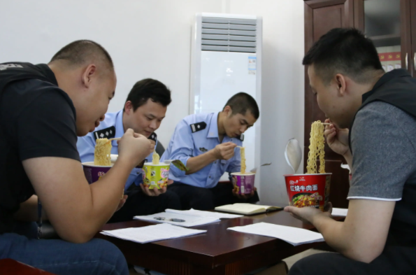 公务员里很吃香的岗位排行，待遇好又稳定，大学生不努力很难上岸