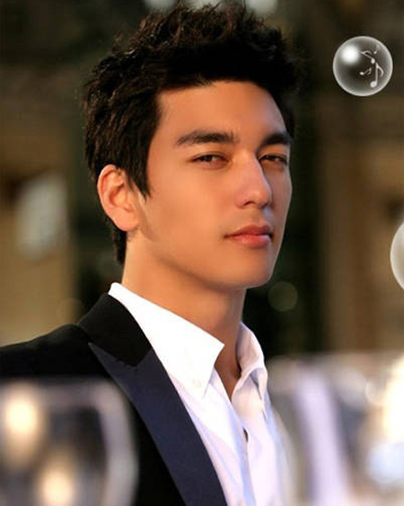 丹尼斯·吴：帅到马思纯对他哭不出来，和镜玄撞脸，40岁还是很帅