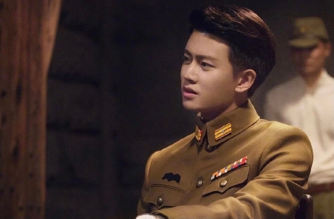 演“军阀大少”我只服这8位男星，个个剑眉星目，杀伐果断