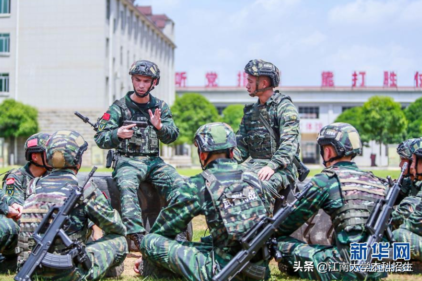 广东现实版“战狼”：江苏名校毕业毅然入伍，服役武警部队，次年提干成军官